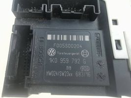 Volkswagen PASSAT B6 Priekšpusē loga pacēlāja motoriņš 1K0959792G