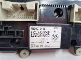 Volkswagen PASSAT B7 Centralina del climatizzatore 7N0907044E