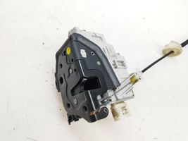 Volkswagen Touareg II Rear door lock 4G0839015