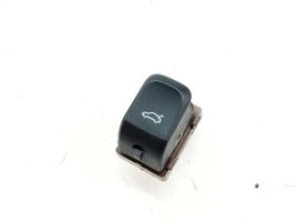 Audi A5 8T 8F Interrupteur d'ouverture de coffre 8K0959831