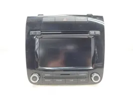 Volkswagen Touareg II Unidad delantera de radio/CD/DVD/GPS 7P6035195