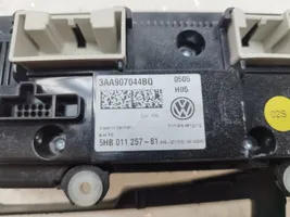 Volkswagen PASSAT B7 Panel klimatyzacji 3AA907044BQ