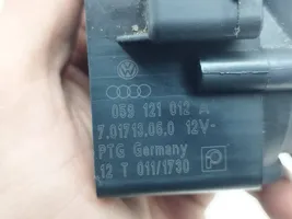 Audi A6 S6 C7 4G Pompe à eau de liquide de refroidissement 059121012A