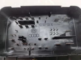 Volkswagen PASSAT B6 Saugiklių blokas 1K0937124N
