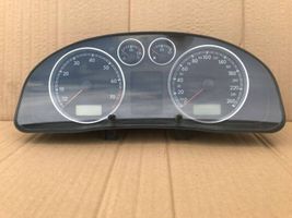 Volkswagen PASSAT B5.5 Tachimetro (quadro strumenti) 3B0920827X