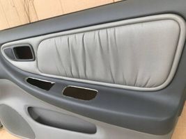 Nissan Altima Kit garniture de panneaux intérieur de porte 