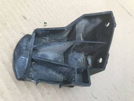 BMW 3 E46 Soporte de montaje del parachoques trasero 8195321