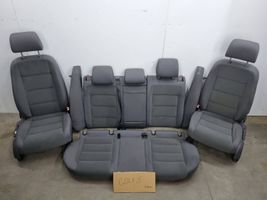 Volkswagen Golf V Fotele / Kanapa / Komplet 