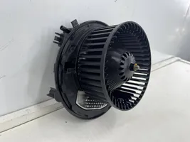Audi Q3 F3 Pečiuko ventiliatorius/ putikas 5wb819015