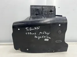 Volkswagen Tiguan Osłona tylna podwozia pod bagażnik 5n0825206