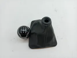 KIA Rio Gear lever shifter trim leather/knob 