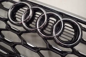 Audi Q3 F3 Etupuskurin ylempi jäähdytinsäleikkö 83F853651