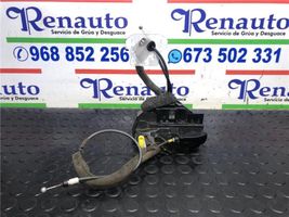 Nissan Qashqai+2 Moteur de verrouillage porte avant 