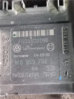 Volkswagen PASSAT B6 Lève-vitre électrique de porte avant 1K0959702P