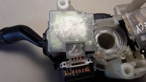 Mazda 626 Leva/interruttore dell’indicatore di direzione e tergicristallo 17C935