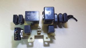 Mitsubishi Pajero Sport I Módulo de fusible MB572253