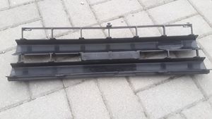 Land Rover Freelander Grille de calandre avant AWR1496