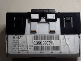 Renault Megane II Monitor / wyświetlacz / ekran 8200107839