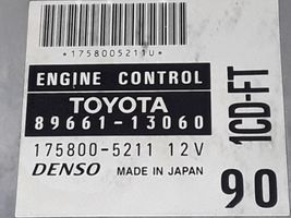 Toyota Corolla Verso E121 Moottorin ohjainlaite/moduuli 8966113060