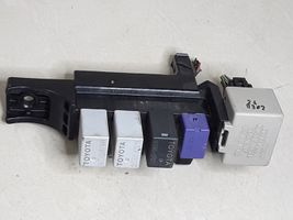 Toyota Avensis T250 Fuse module 9008087013