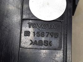 Toyota Avensis T250 Polttoainesäiliön avauskytkin 156795