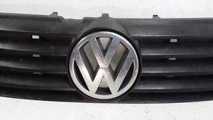 Volkswagen PASSAT B5 Etupuskurin ylempi jäähdytinsäleikkö 3B0853653C