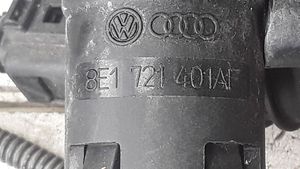 Volkswagen PASSAT B5.5 Pompa della frizione 8E1721401AF