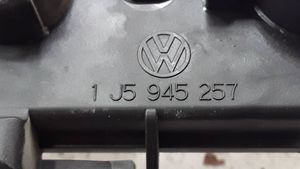 Volkswagen Bora Takavalon osa 1J5945257