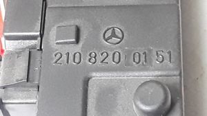 Mercedes-Benz E W210 Przełączniki podgrzewania foteli 2108200151