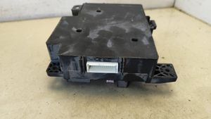 Citroen C-Crosser Module de fusibles 8637A318