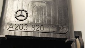Mercedes-Benz C W203 Lampa tylna A2038201077