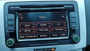 Volkswagen PASSAT CC Radio/CD/DVD/GPS-pääyksikkö 3T0035156B