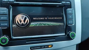 Volkswagen PASSAT CC Radio/CD/DVD/GPS-pääyksikkö 3T0035156B