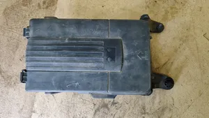 Volkswagen PASSAT CC Vassoio scatola della batteria 3C0915443A