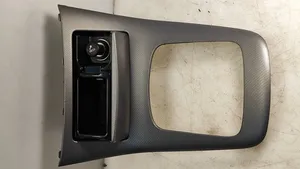 Toyota Avensis T250 Rivestimento in plastica cornice della leva del cambio 92142