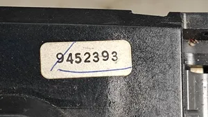 Volvo V70 Interruptor/palanca de limpiador de luz de giro 9452393