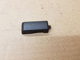 Audi A5 8T 8F Cache rail de siège conducteur avant 8K0881672