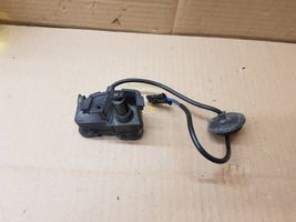 Volkswagen Golf VII Fuel tank cap lock motor 5C6810773K