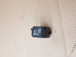 Volkswagen Golf VII Przekaźnik / Modul układu ogrzewania wstępnego 3B0951253