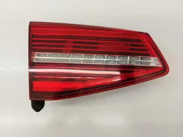 Volkswagen PASSAT B8 Lampy tylnej klapy bagażnika 3G9945307E