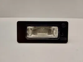 Audi A4 S4 B8 8K Lampa oświetlenia tylnej tablicy rejestracyjnej 8T0943021