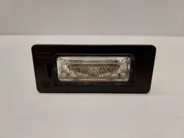 Audi A4 S4 B8 8K Lampa oświetlenia tylnej tablicy rejestracyjnej 8T0943021