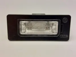 Audi A4 S4 B8 8K Lampa oświetlenia tylnej tablicy rejestracyjnej 8T0943021