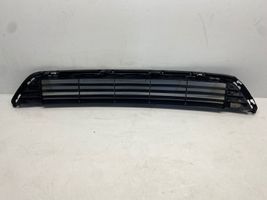 Toyota Avensis T270 Etupuskurin alempi jäähdytinsäleikkö 5311205100