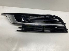 Volkswagen PASSAT CC Priešrūkinio žibinto apdaila/ grotelės 3C8854661A