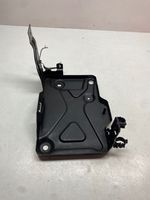 Toyota RAV 4 (XA40) Battery tray 