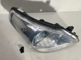 Toyota Verso Lampa przednia 811100f090