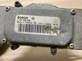 Ford Focus Jäähdyttimen jäähdytinpuhaltimen suojus 1137328148