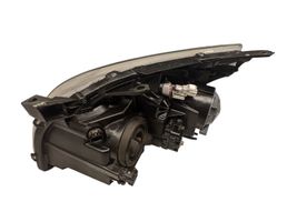 Toyota Avensis T250 Lampa przednia 8114005250