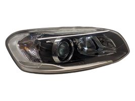 Volvo XC60 Lampa przednia 31395897